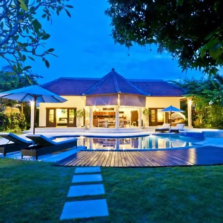 Villa Mango - 3 Bedroom Villa In Seminyak